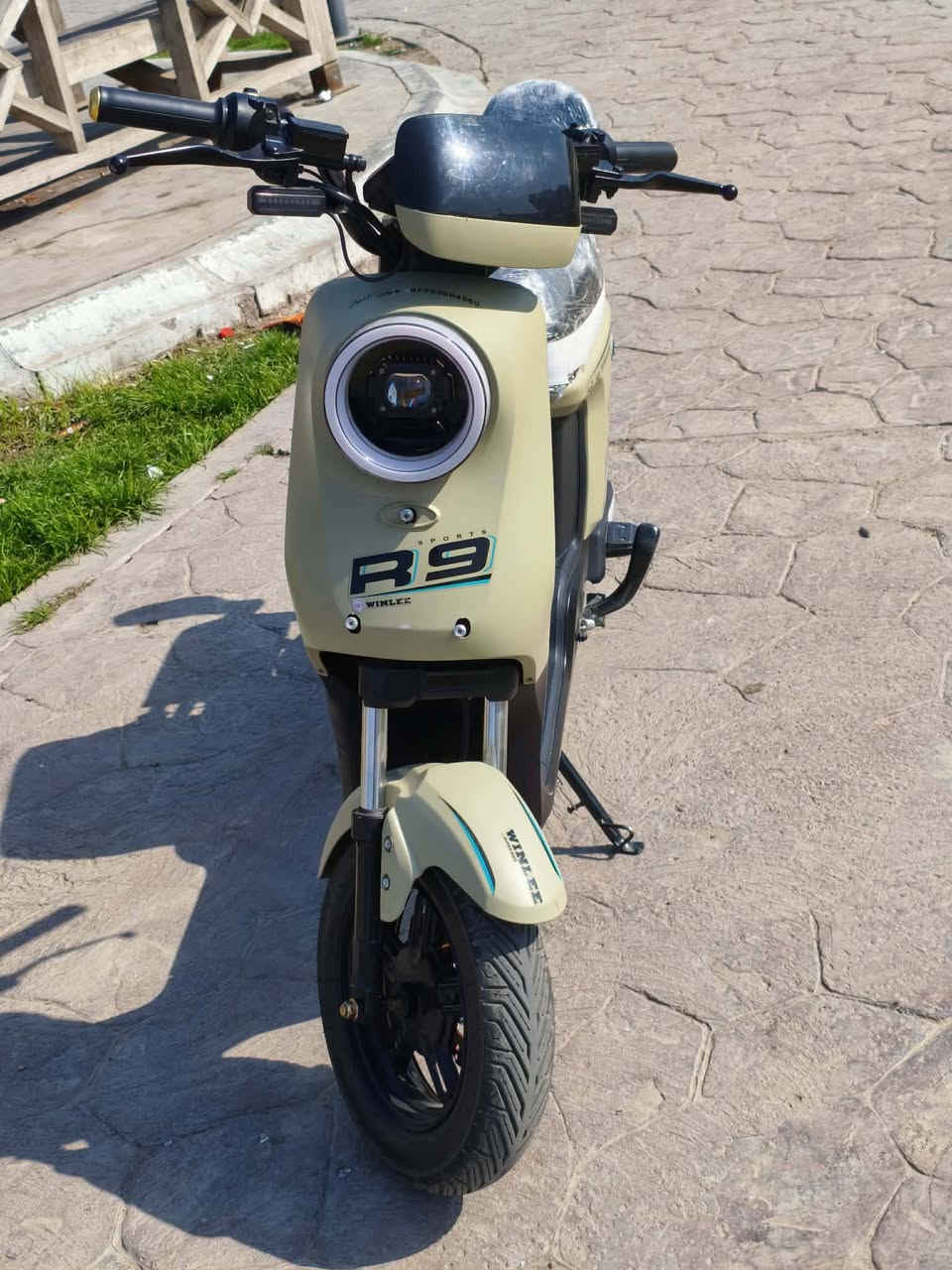 سلام عليكم دراجة شحن للبيع ١ـ كهربائيات شغالة.  ٢ـ من معرض حسن وحسين جي تي ٣ ـ لد شغالات ٤ـ شاحنة وياهة مع كامل ملحقاتها السعر 475 بيها مجال للشراي للتواصل *********** واتساب  المكان بغداد حي القاهرة
