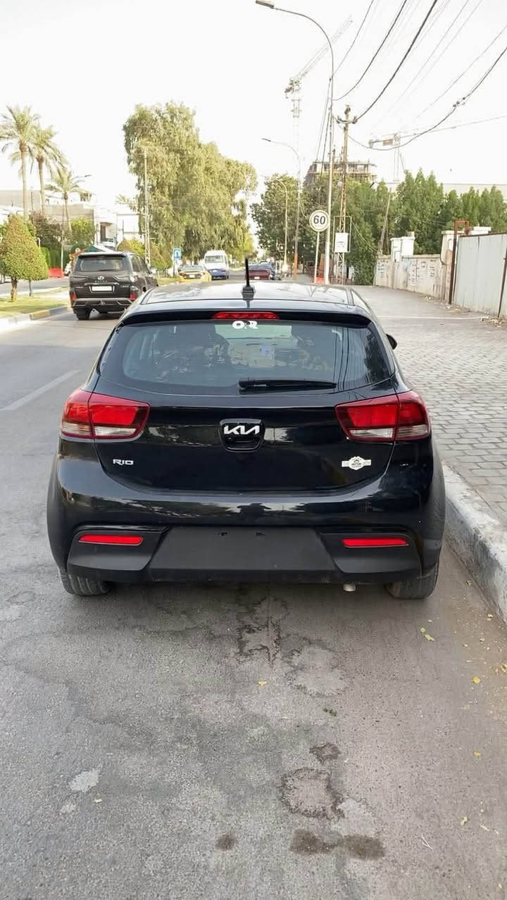 ريو موديل ٢٣ امريكي للبيع
المواصفات S
بصمه 
رادرات 
تحكم ستيرن 
مثبت سرعه
كروز
شاشه 
الحادث باب خلفي وجاملغ 
مكان سيازه بغداد 
للاستفسار الاتصال ***********
السياره مرقمه بغداد سنويه باسمي

