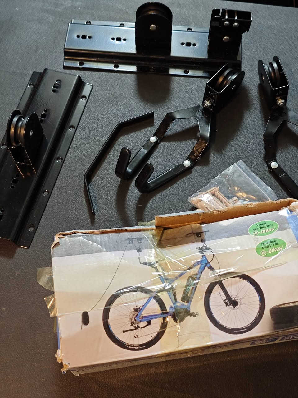 ستاند تعليق بايسكلات حسب ما اعتقد لغرض الصيانه القطعه حديد ثقيل 10 الف فقط 
توصيل جميع المحافظات


**إذا كنت صاحب هذا الإعلان وتريد حذفه لأي سبب، رجاءا أرسل رسالة إلى الدعم الفني**