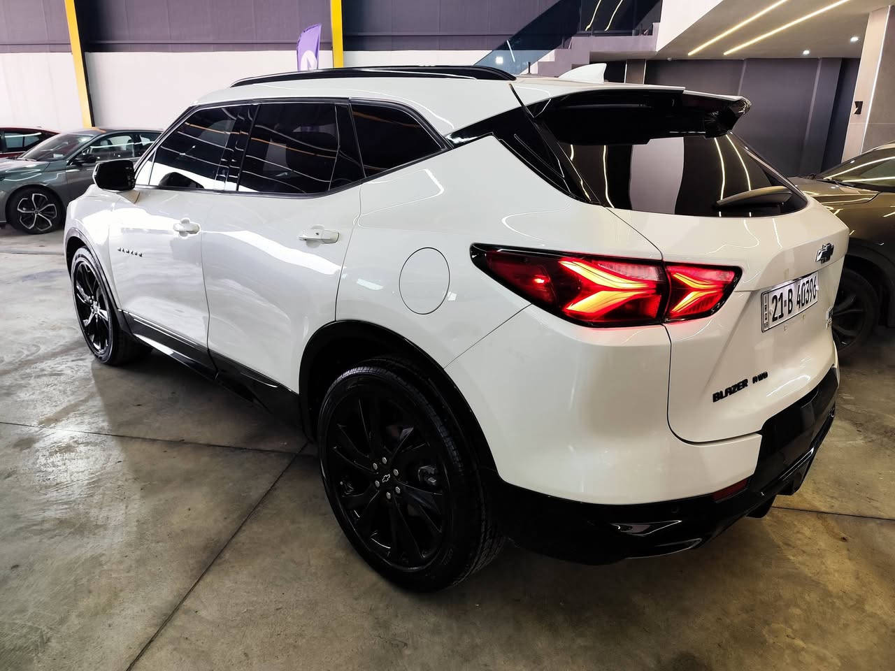 CHEVROLET BLAZER RS 2021 4x4 panorama 
شوفرليت بلايزر RS
حجم المحرك V6 سلندر (3.6L)
عداد المسافة 52 الف كيلو فقط   
المواصفات: RS فول فول مواصفات
 بانوراما و فورويل  4x4
بصمة تشغيل
بصمة 4 ابواب
(Remote Start) تشغيل عن بعد
صندوق شفط كهربائي
كشنات جلد
كشنات امامي تدفئة + تبريد
كشنات خلفي تدفئة
استيرن تدفئة
دشبول ديجيتال
Wireless شاحن موبايل
رادار امامي (تحديد مسار)
رادار جانبي (نقاط عمياء)
رادار خلفي (تحذير من الاصطدام)
شاشة كبيرة لمس
كاميرا
رادار 360
حساسات خلفية + كاميرا 4k + المرايه الوسط تصير كامره
Android Auto
Apple Car Play
مانع انزلاق+ABS
AUX+USB منافذ
Auto Start
Auto Stop
مثبت سرعة
تحكمات استيرن
هاند بريك بصمة
وبقية المواصفات المعروفة
المكان سليمانيه 
صور السونار موجود بالصور
سيارة نضيفه جدا
سيارة بدون شاصي أربع قطع صبغ مع القمارة
السعر 💰: 160 جو البلاش  
مكان السيارة سليماني
☎️***********📞☎️
