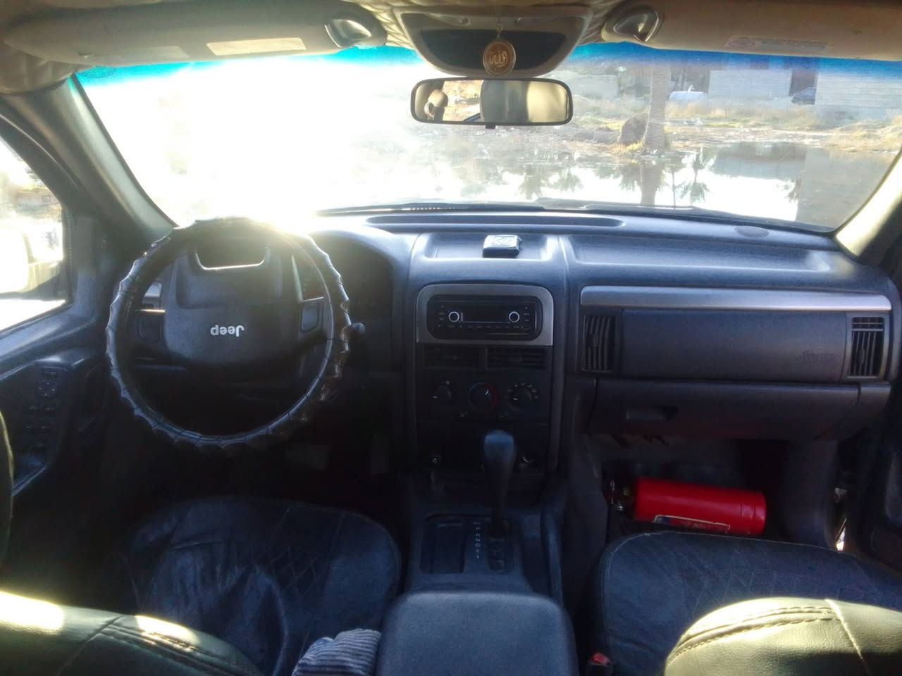 السلام عليكم سيارة جيب نضيفه 2001مكان بعقوبه بسمي رقم شمالي الاستفسار على الرقم ***********والخاص السعر 70 وبيهة مجال
