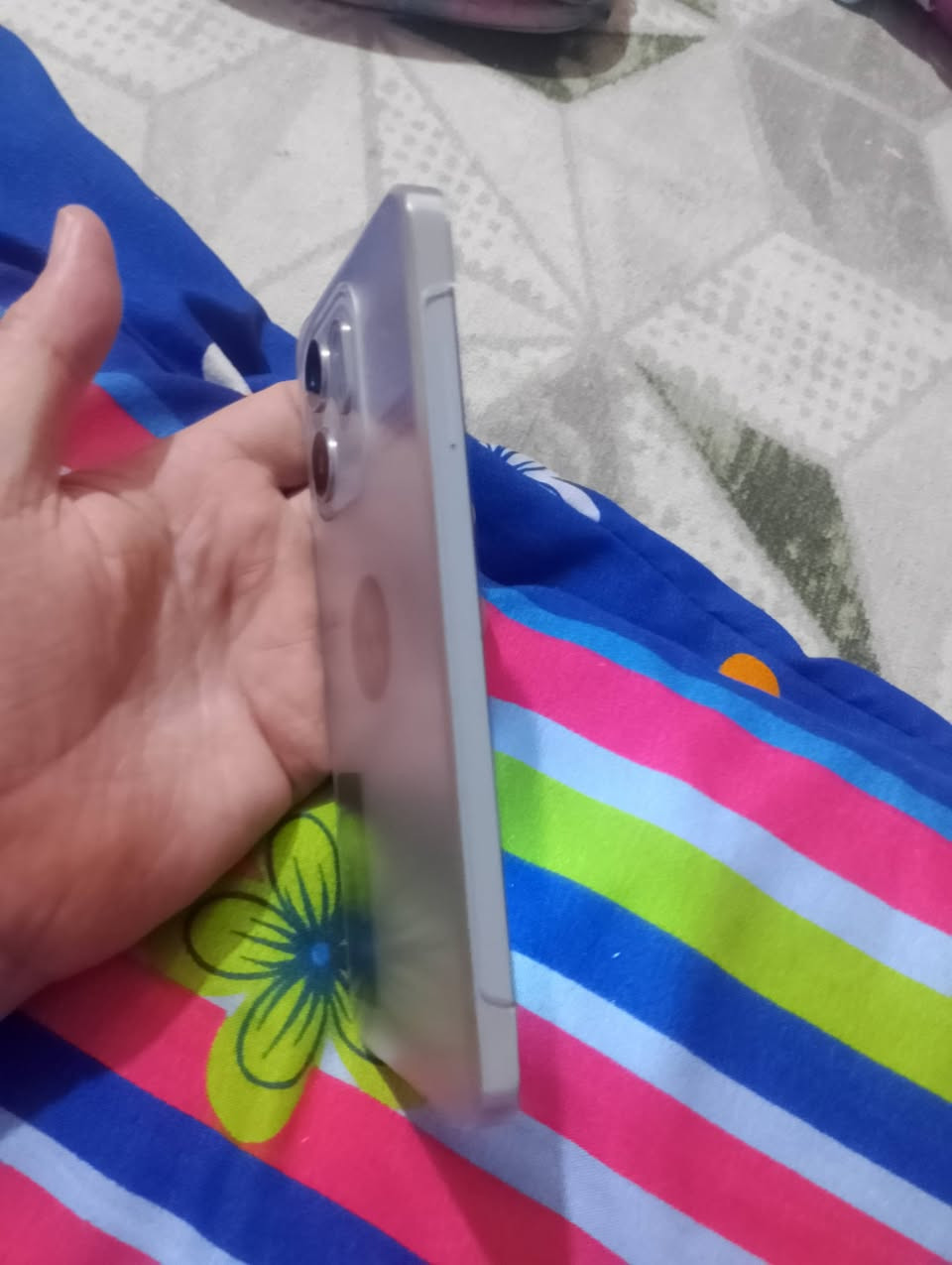 سلام عليكم جهاز سمارت للبيع جديد مع كارتونه فقط مكان بصره قبله حي المهندسين سعر 85 بي مجال للشراي ***********
