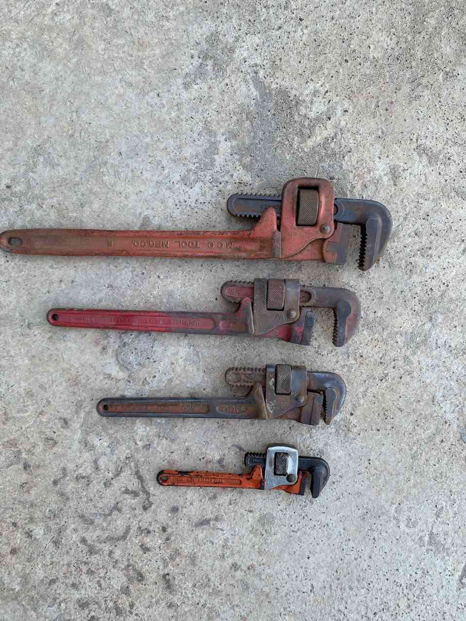 للبيع مفاتيح بايب مستعملة بحالة جيدة 
للتواصل واتساب ***********
