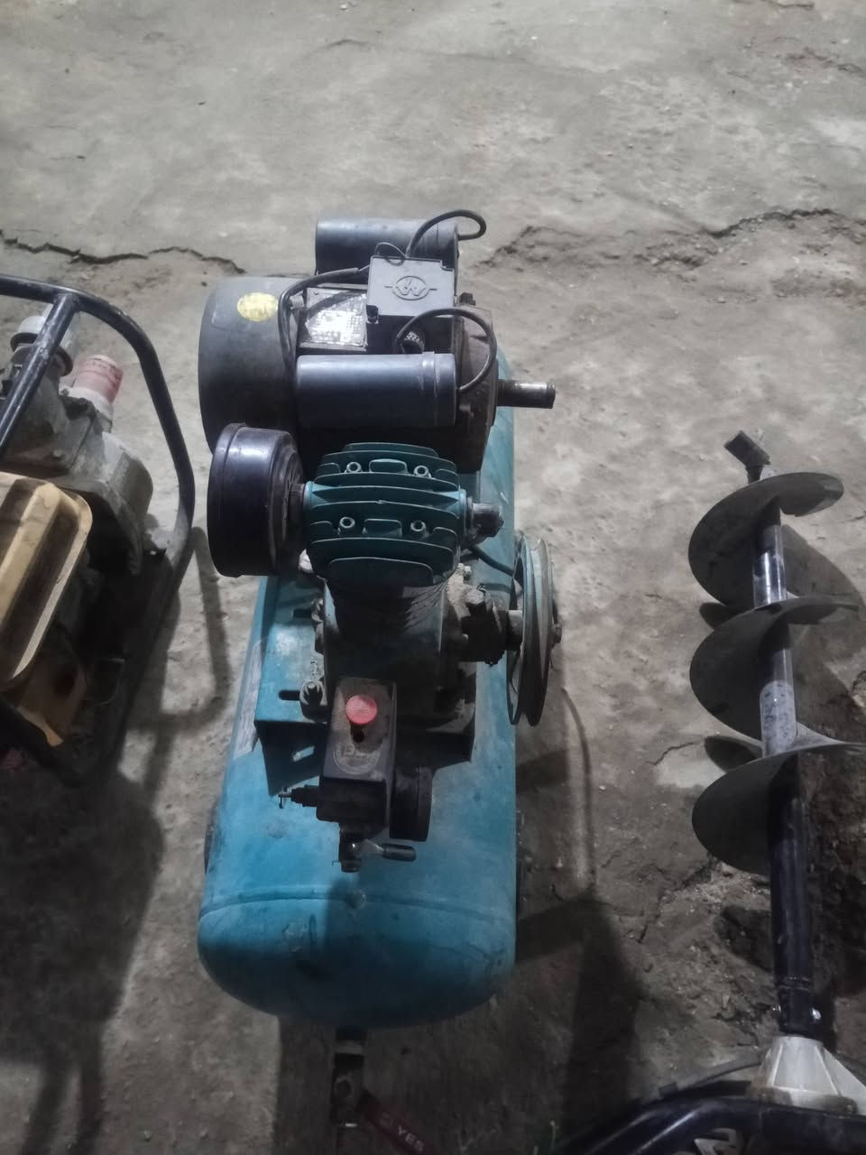 السلام عليكم غراض مستعمله وجديده نضافه فولل وكل
شغله وسعره مكانهن كربلاء طوريج ***********
