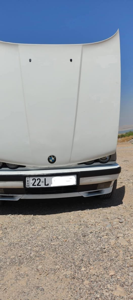 السلام عليكم
للبيع او مراوس BMW 
موديل 1990 محدث 95 كامل محرك 528 سيارة فول توماتيك سلايت داخل صاج تايرات طخم كله جديد سيارة بيها طخه خفيفه كلش خشم الجاملغ والدعامية الكدام فقط والباقي مكفول  هزة سنوية كلو جديد رقم جديد بسمي شرط التحويل
مناقصها برغي
السعر 65وبيها مجال
‏ 0776 977 7353 ‏
‏ 0750 309 2366 ‏
المكان سد الموصل
