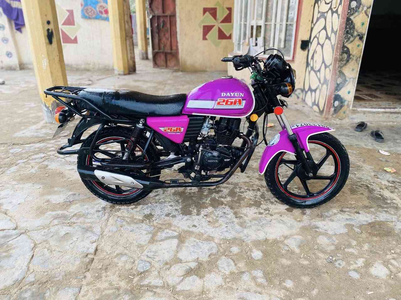 سلام عليكم دراجة دايوان للبيع موديل 22 مكفولة كفالة عامة اوراق ضايعة يعني كلك. اسوالك مكاتبة عن السرقة دراجة حلوة نهضة. ورزانة فوال السعر 950.  وبيهة مجال الرقم ***********
