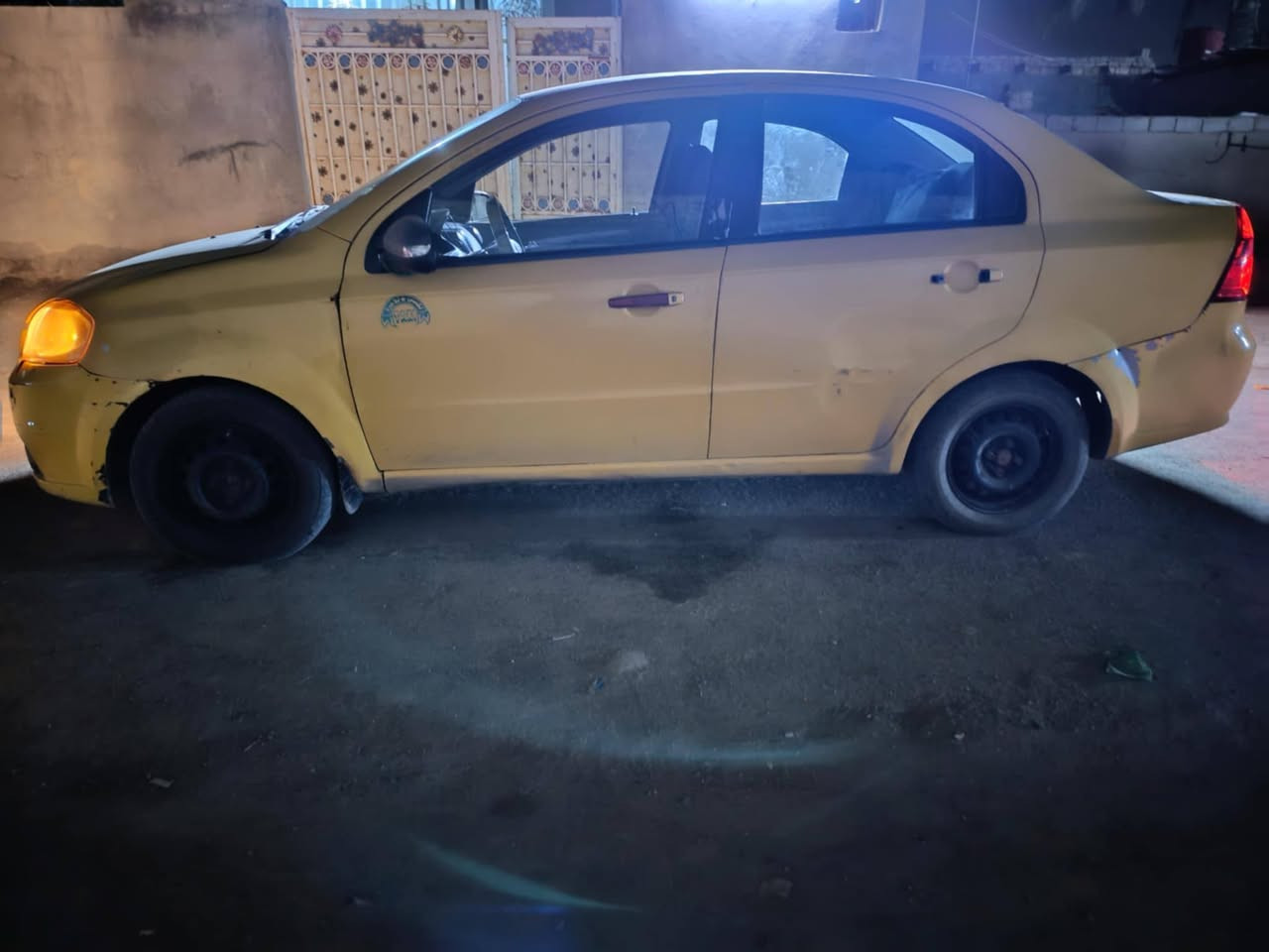 افيوموديل9 سيارة جاهزة على 24 حباية 
تبريد على السويج رقم بغداد بسمي 48وبيه مجال بسيط 
زوج تايرات جدد  حدادية جديده وفراش الكاعية جديده 
سيارة جاهزة كبل للشارع ربع ما تذب عليها
مسكر 1600 المرغوب مكان سياره بابل ***********
