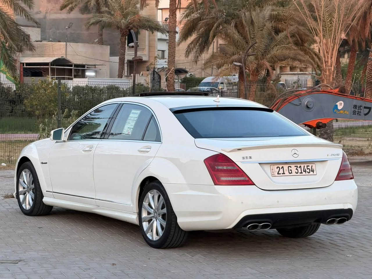 السلام عليكم مارسيدس s550 مديل 2009خليجي
مكفولة ماعدة قطعتين كلير فقط موصفات لسيارة
فول موصفات بصمة فتحة جلد شاشة جبيرة بيبان شفط جكات مكينة 8 سلندرمكفولة من لفتح رقم سليمانية سنوية بسمي تحويل مباشر 
سعر لسيارة 164$وبيهة مجال
مكان لسيارة بغداد البلديات
وهاذ رقمي ***********
