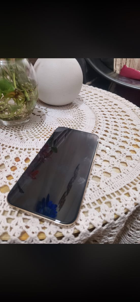 السلام عليكم ايفون١٢بروماكس جهاز نضيف كلش  مبدل بطاريه  شاشه احسن نوعيه   فيس إيدي شغال كلشي شغال كامرات مفوله السعر ٣٤٠وبي مجال  حك جيه ***********
