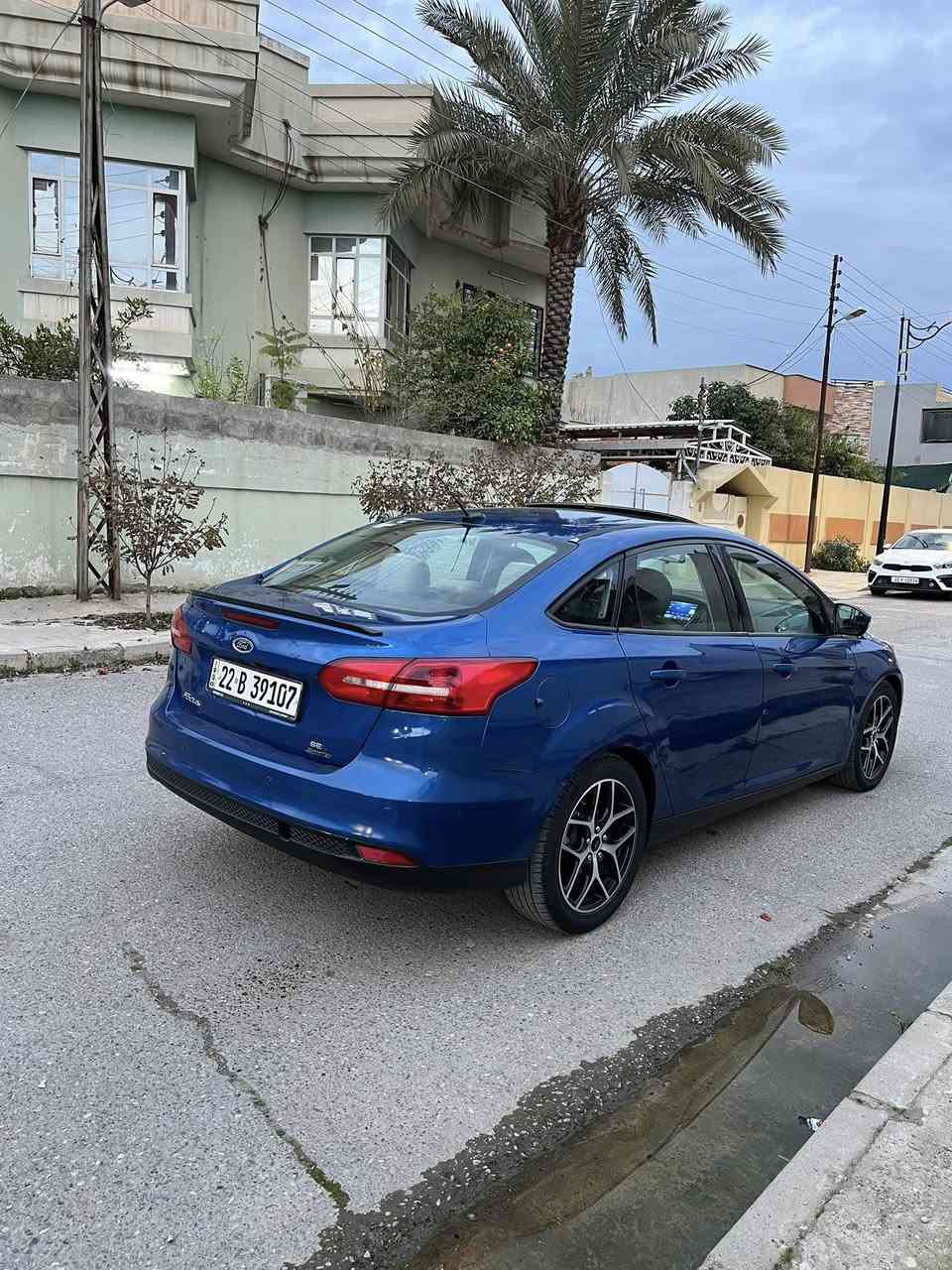 فورد فوكس
لون مميز 
موديل 2018 
هزة وسنوية جاهزة 
ضررها بوند بدون قطره دواخل 
ماشيه 115 KM
كير ومحرك بشرط 
مواصفات السيارة SEL تجي فول ما عدا بصمة 
محرك 2000دوش مرغوب بشرط ما مفتوح 
شاشة كبيره 
كامره 
تحكمات ستيرن 
ويل كب كبير 
فتحة سقف 
مثبت سرعة 
كير توماتيك +عادي 
لد نهاري 
اشاير بل مري 
وباقي مواصفات معروفة 
مكان السيارة موصل حي العربي 
للاستفسار اتصل على رقم ***********
