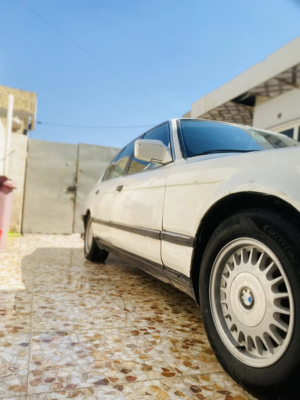 ارخص بي ام 735 مديل 1993 رقم كربله نكليزي هزه جديده سنويه لل30 كير عادي مكينه مفتوح السعر 28 قفل 
عليها تخم  تاير جديد 
منضومه بانزين جديده 
باتري جديد بور جديد 
دعاميات امامي خلفي مال كصه 
كهربائيات كلها كامله بلكات جدد 
جام كله شغال سنتر لوك عل ريمونت 

مداور ثاني يوم 
سستم صوت وبرده خلفيه وكاعيات جدد السياره مرتبه وعله كد الحال مكان حله. المركز الشراي يتصل *********** 
نواقصها قليله
