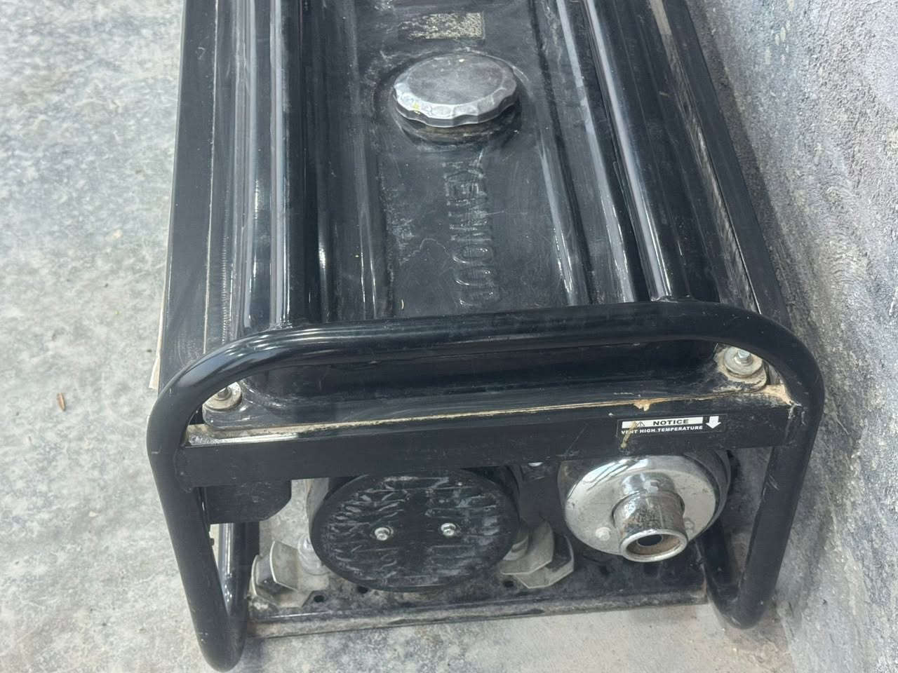 السلام عليكم 
مولده للبيع جديده ما مستخدمه هواي
السعر 275


**إذا كنت صاحب هذا الإعلان وتريد حذفه لأي سبب، رجاءا أرسل رسالة إلى الدعم الفني**
