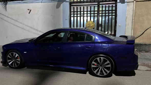 سلام عليكم
الله بالخير سياره جارجر ٢٠١٤srt محرك ٦٤٠٠
سياره حلوه وكلشي معايزها فقط مشط ستيرن
سياره عليها غراض srt خيرات الله مذبوب على سياره اكثر من سعرها الله شاهد سياره صبغ 
عام من دبي مبرمجه سياره تجيني لباب بيتي وتشوفها واحلا من صور واني خادم وسعرها ١٦٠ وبيها مجال ***********
