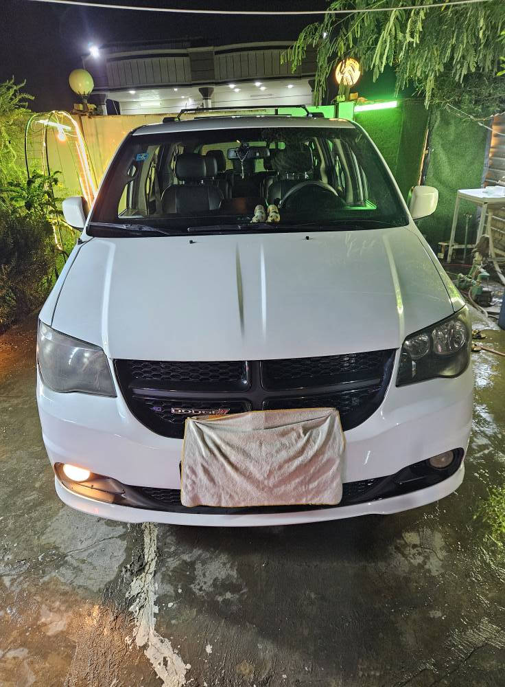 السلام عليكم دوج كرفان 2017 رقم بغدادباسمي سيارة جاهزة أبواب والجنطة كهرباء تشغيل عن بعد مكينة 3600حادثة جاملغ وبنيد السعر 175وبيه مجال للطيبين 
رقم بغداد انكليزي.رقم الهاتف ***********
***********ابو علي
