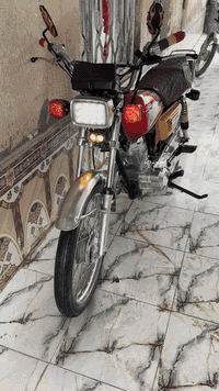 سلام عليكم دراجه البيع  كلك دوات توه معمره كله جديد كارتون محرك حلو جديد كهربايات والباتري والشاير والعينه كله جديد كارتون سعر ٥٥٠ عنوان البصره القرنه ناحيت النشوه ***********
