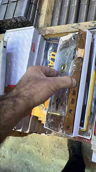 السلام عليكم يوجد لدينا حداد ابوك شبابيك شغل درجه اولى اسعار مناسبه المكان بغداد تاجي  ***********/***********) ***********اي استفسار مراسله واتساب
