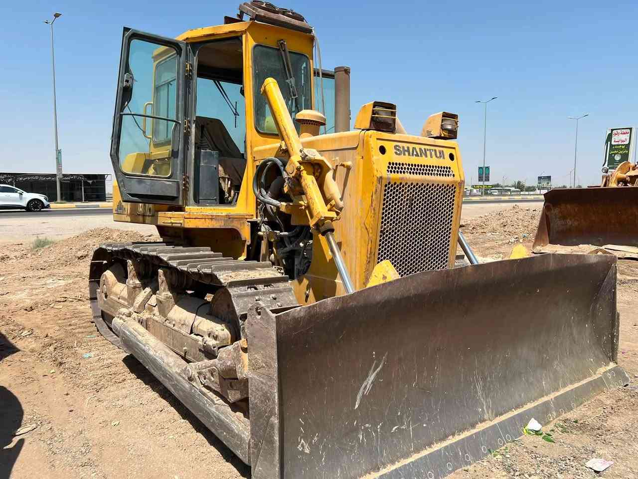 سلام عليكم لبيع بلدوزر وايستفسار اتصل ***********
