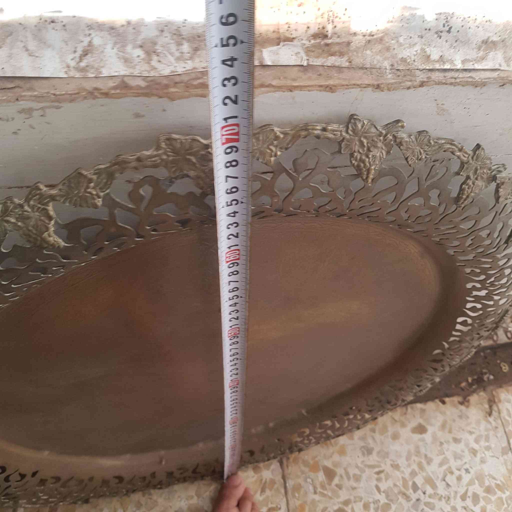 السلام عليكم اخوان صينيه نحاس ثقيل قياس ٧٠ سم نضافه تامه للبيع
***********
