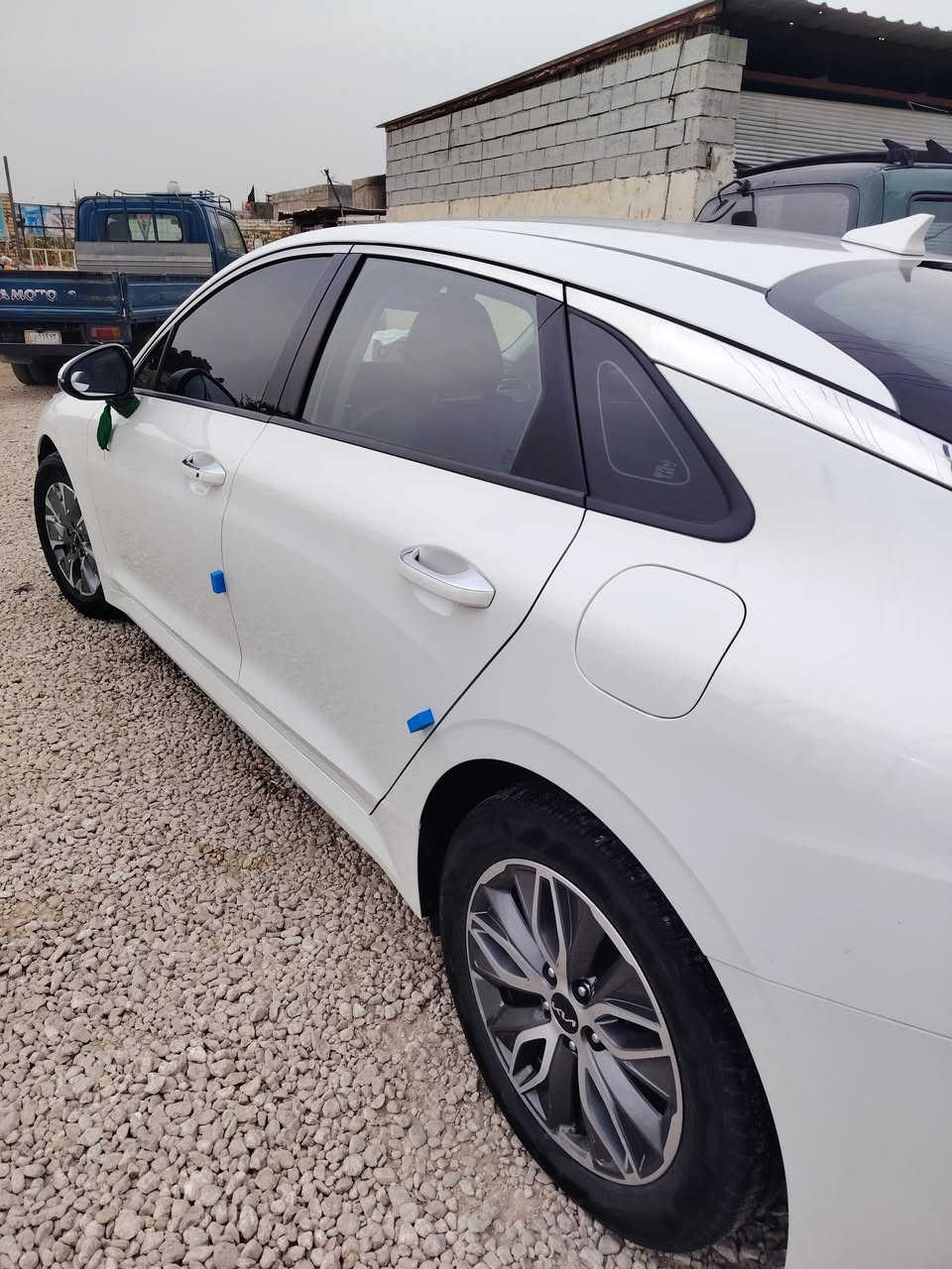 سلام عليكم
كيا K5 موديل ٢٣ هايبرد أربيل مداور ثاني يوم
المواصفات
محرك 2000 دوش
كير ايتي 
حساسات خلفي وامامي
تشغيل بصمه
تشغيل عن بعد 
كرسي السايق كهرباء 
كراسي جلد
مانع انزلاق
تبريد قطعتين
كاميرا دواره
ويل كب17
بصمة ابواب التشغيل
لد ترحيب

خمس وضعيات قياده
المصابيح الاماميه زنون اربع عدسات 
مثبت سرعه
تحكم ستيرن كامل
كشنات جلد ومخمل
مري كهرباء شفط
تبريد لمس + ميموري
السياره كفاله عامه من الضربه والتبديل والبارد والصبغ 
فقط صبغ شبرين مكاني نجف 
للاستفسار اكثر اتصال  على الرقم 
***********
***********
