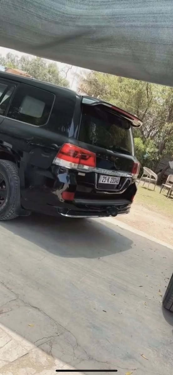 لاندكروز درع 🛡️ 
مديل ٢٠١٣
محدثه بل كامل ٢١ 
سياره ما بيه اي نقص 
رقم جديد و هزه جديده
مذكور بل سنويه درع 
سياره كفاله من اي حادث 
كير مكينه كفاله 
مكينه ديزل 
مكان بغداد جديده 
رقمً سلمانيه 
رقم *********** 
سعر ٢٨٥
