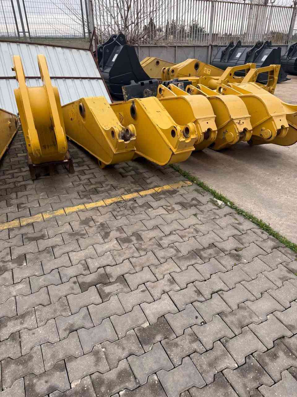 Pc 200-220-300-350 complet boom zero
Good price 
00905321641877


**إذا كنت صاحب هذا الإعلان وتريد حذفه لأي سبب، رجاءا أرسل رسالة إلى الدعم الفني**