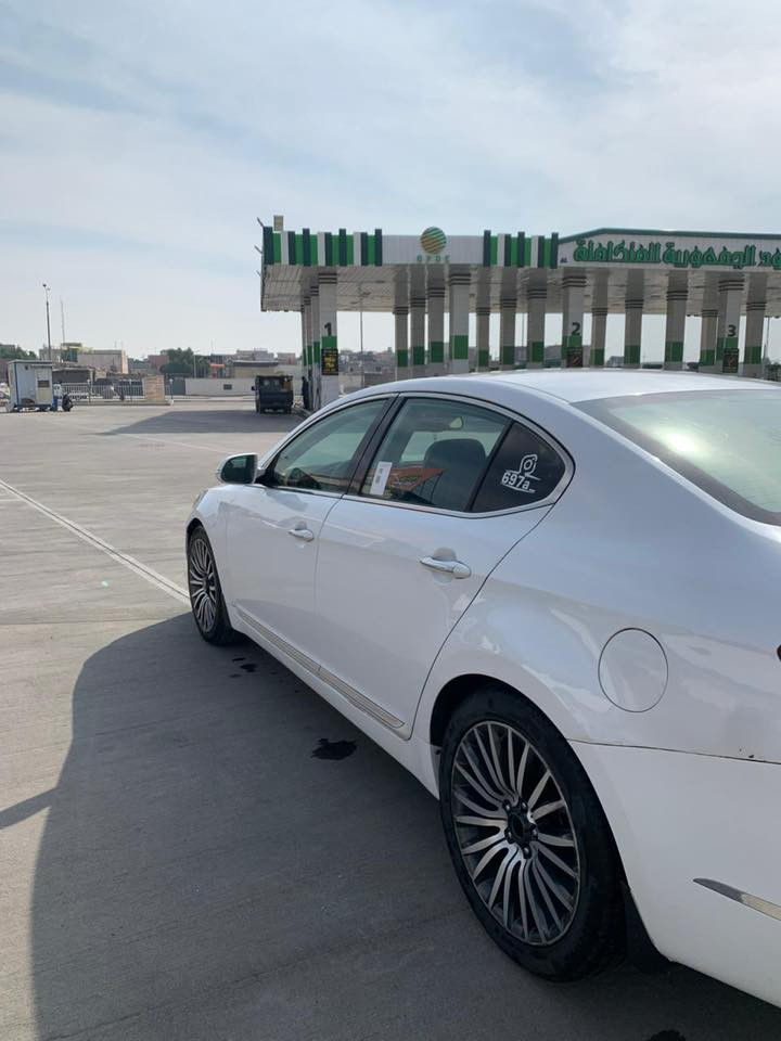 السلام عليكم ورحمه الله وبركاته سيارة كيا كادينزا 2010 خليجي رقم اربيل الدولي بأسمي سنوية وهزة جديدة السنوية لسنة 2030 بيها جاملغ أمامي نفسه معمر ومصبوغ وعندك الدعامية الوره والكدام يحتاجلهن شوي ترتيبات والباقي كله مابي شي والكير والمحرك كفالة
والسعر 100$ وبيها مجال والشراي يتصل وعلى عيني وراسي وهذا الرقم ***********
