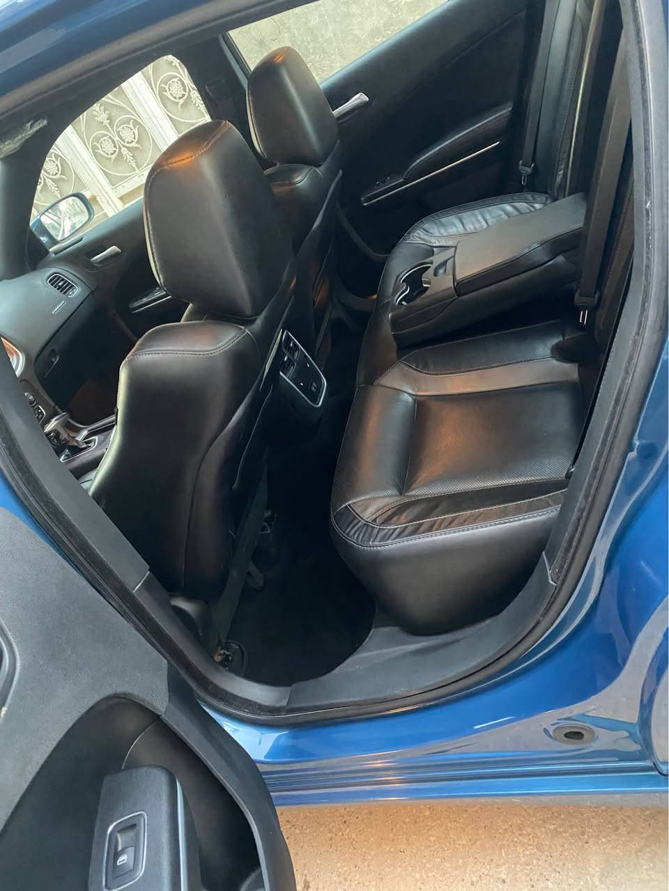 جارجر موديل 2021 أصل   حره رقم بغداد  كفاله عامه قطعتين تبريد تفئة كشنات ستيرن  داخل جلد اسود على وضع شركه لا يرباك لا دواخل سيارا احلا من صوره 
عنوان ناصريه مركز رقم تلفون *********** ناصرية, ذي قار
