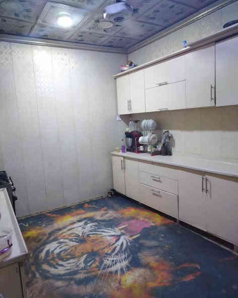 بيت للبيع بمساحة 185 متر طابق ونص سند 25 اقرار  محكمه بناء طابوك يحتوي على 3 غرف نوم واستقبال وهول وصالة ومطبخ وصحيات العنوان كربلاء قرب مستشفى العباس الاهلي مع توفر كافة الخدمات السعر 235 قابل للتفاوض للاستفسار ***********
