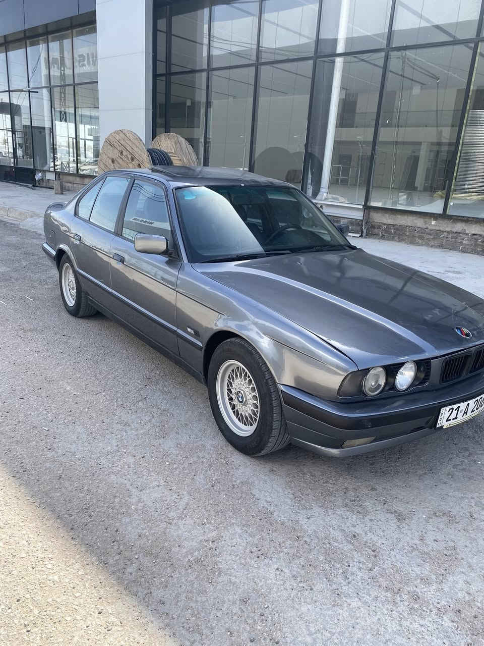 سلام عليكم ورحمه الله السياره للبيع فقط مكلف بل النشر مكلف لاتصال ع لرقم رجاء
بي ام 525 مديل ٩٠ مسكر فانوس كير اوتو 

السياره مكفوله من ضربه ولا قطره خياس 

صبغ جماليه السياره فتحه ٤ جمات كهرباء اي بي اس شغال سنتر شغال كهربيات شغاله كلها تبريد ثلج 

بجم عريض تخم تاير ويل خليه جدد السياره جاهزه 

رقم سليمانيه بسم صاحب لسياره سنويه جديده ٢٩ 

مكان السياره النجف لسعر ٥٨ 

***********
