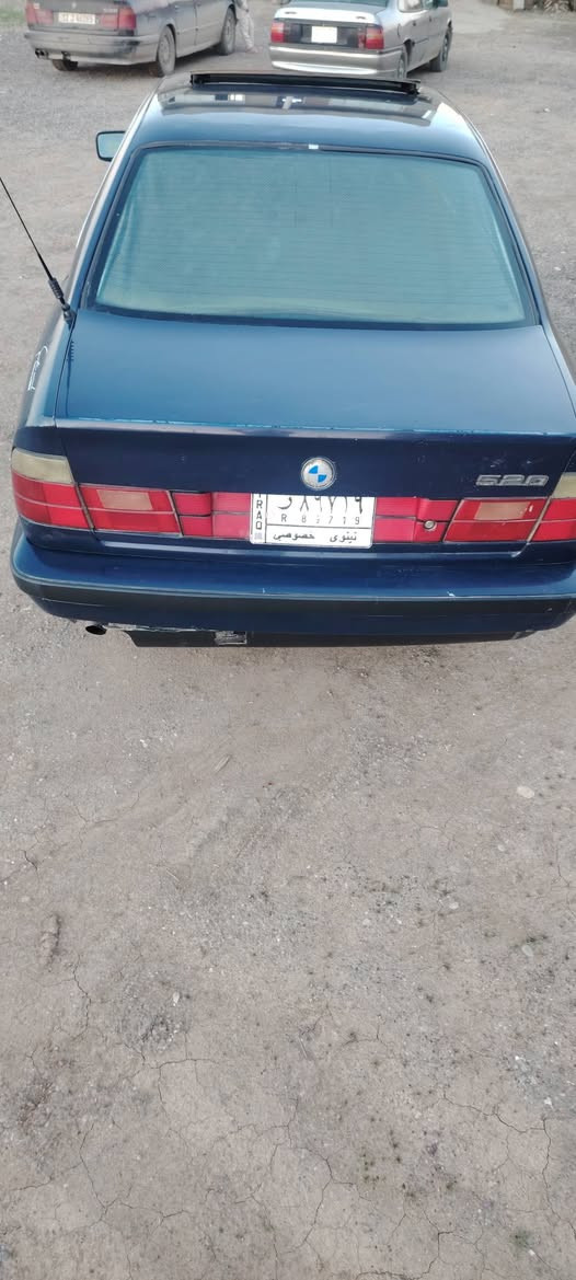 السلام عليكم BMW 520 كير ومحرك شرط بدون صبغ بيها بس جاملغ الامامي امبدل موديل 1991 شرط التحويل تبريد ثلج السعر 55 وبيها مجال.  ***********
