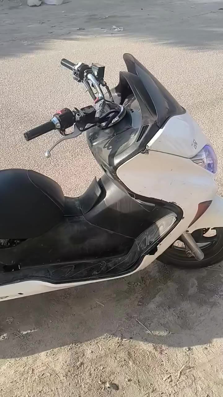 سلام عليكم فورزا 08 عميه ما مفتوحه محركهه نضيف جويتر نضيف ما مفتوح تايرات جدد ونضيفات لا تنقيص لا تبخير مكينهه نعمه شلعه ومعدل 
بيهه شغلات بعد سكان رياضي صالنصه رياضي زعره  كلشي بدراجه جديد وما ملعوبهه بيهه  سعر 750وببهه مجال مكاني قضاء المدينهه رقمي 
***********
