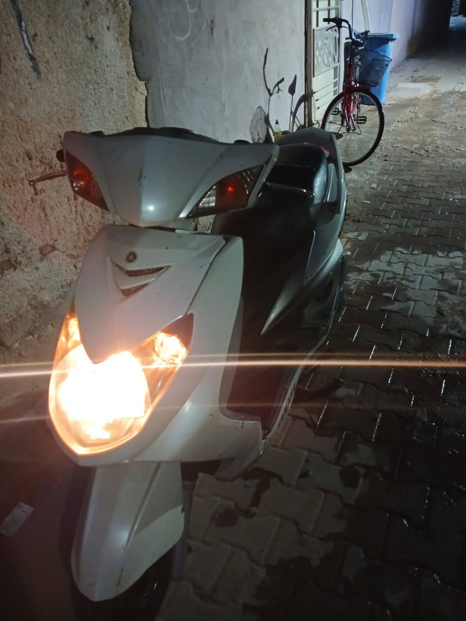 للبيع سكنس دراجه بلاديه رمبه محرك برغي ما مفتوح  كفرهة بلادي كله مرقم دراجه جديدة ***********
