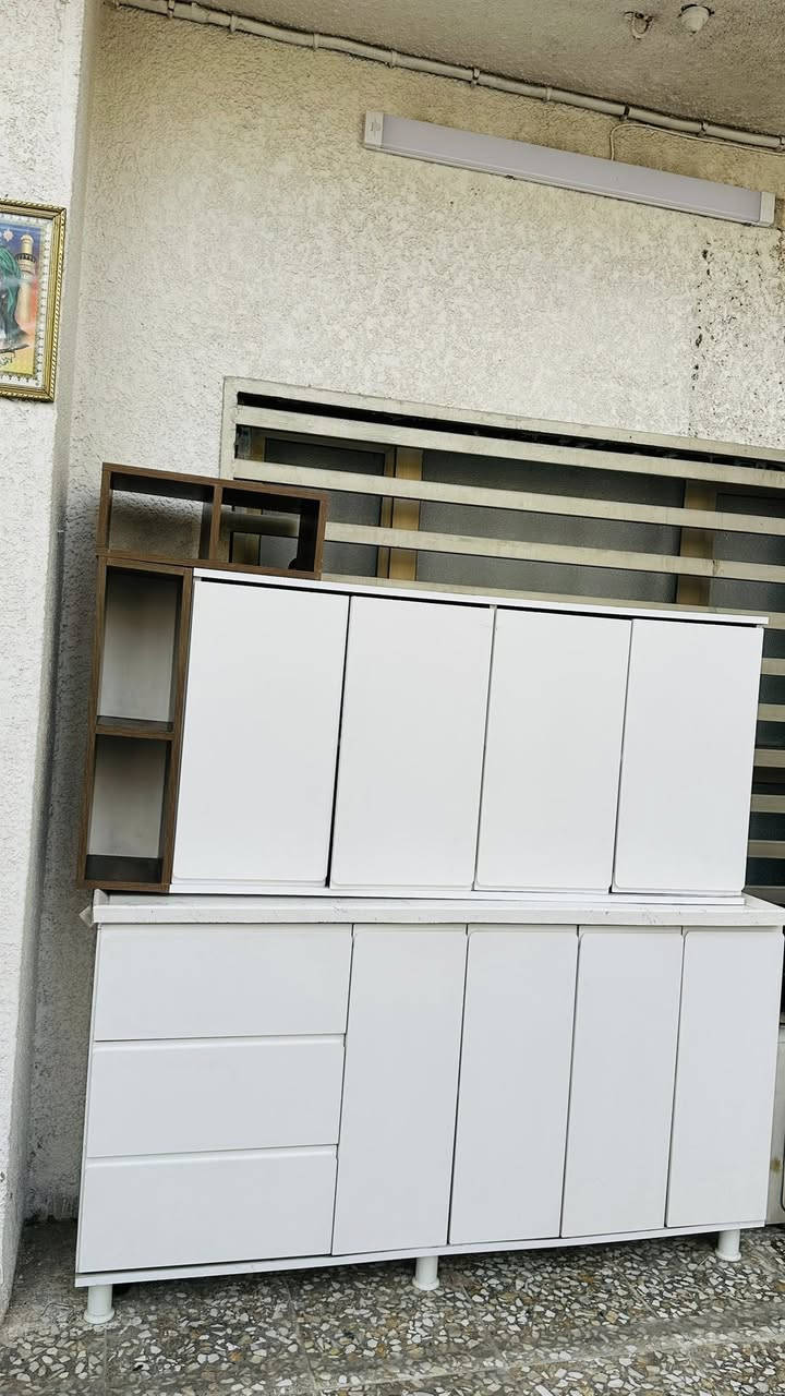 كاونتر تركي مستعمل نظيف
اربع ابواب مع ملحقات ورفوف ديكور والسطح مرمر
الطول 165 
العرض 45 
المكان بغداد جميله 
للاستفسار عن طريق الخاص


**إذا كنت صاحب هذا الإعلان وتريد حذفه لأي سبب، رجاءا أرسل رسالة إلى الدعم الفني**