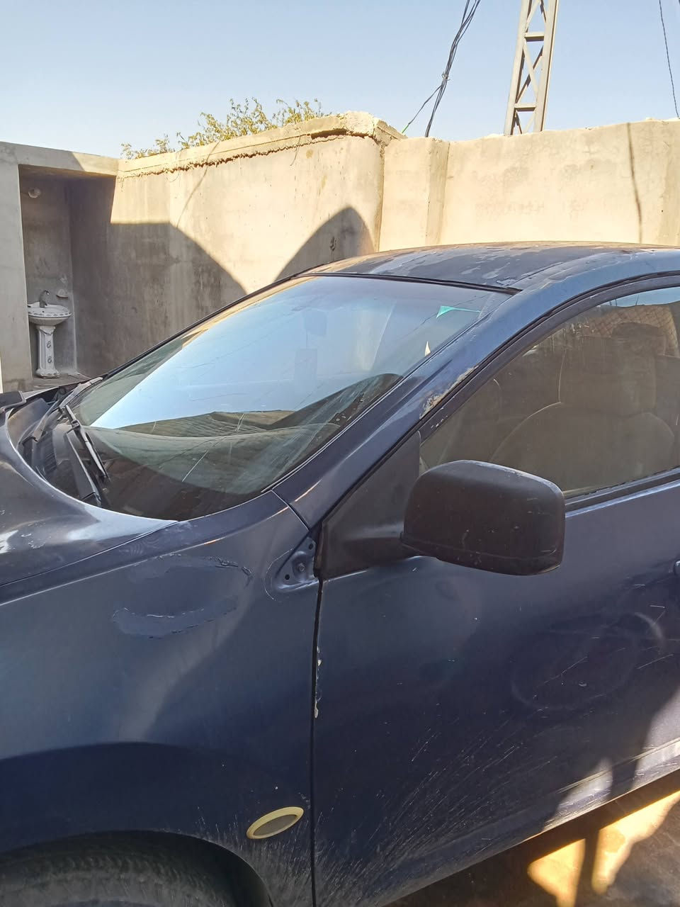 السلام عليكم نيسان روج 2009 للبيع سيارة مكينه خير من الله ضربتها بالتكم الامامية بونيد مفتوح عليها فقط 
صدر امامي خلفي جديد تايرات نص عمر كهربائيات كامله لايت زنون رقم ديالى مميز سنوية لل 28 صاحبها يريد تحويل 
ملاحظة السيارة بالجهاز يطلع كيرها تعبان بس هوه كلشي مابيه بس بيه ضعف بالاوفر
وبيها نضوح مال دهن من الطبكة مال الكير 
سعر مناسب  58 ورقة وبيها مجال مكاني ديالى جلولاء 
***********
