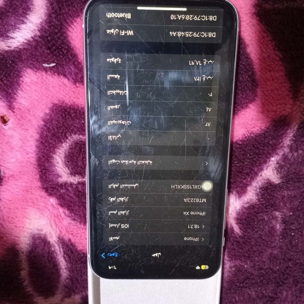 ايفون اكس ار كلشي بلادي بطارية ٨٢ فقط شخوط خفيفه بل شاشة وسماعات الجوة وحدة منهن ماعرف شبيهه وكفت بطارية بلادية يعني يصرف شحن مو تجيني تكلي ليش يصرف لان بطارية بلادية وبقيه جهاز كلشي مابي