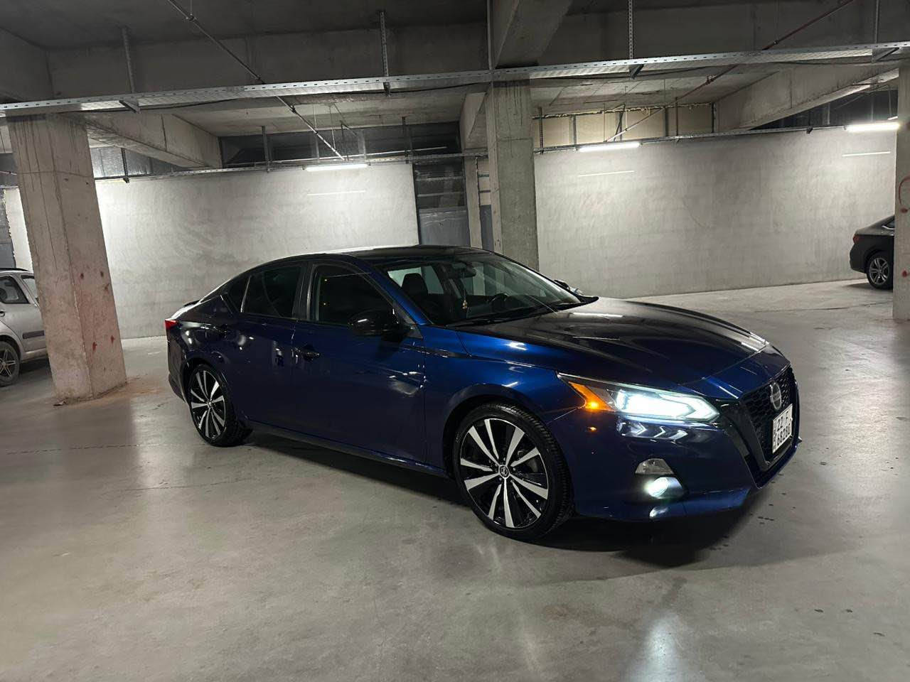 Nissan Altima SR 
بئ بؤياخ بئ پةرةشوت بةكلين داخل بو تةنها دووپةلةي بچوك بوياخة سةر دةرگا رسمم داناوة رةقةم شانسيم داناوة .سةيارةيكي زور جوانو پاك بئ مةسروف كةمةك تةزرةي هةية .نيسان التيما 2019 SR فول بدون فتحة بس سيارة كلين بدون ايرباك
فقط شبر و نص سبخ باب خلف.حالوب قليل أربيل, العراق


**إذا كنت صاحب هذا الإعلان وتريد حذفه لأي سبب، رجاءا أرسل رسالة إلى الدعم الفني**