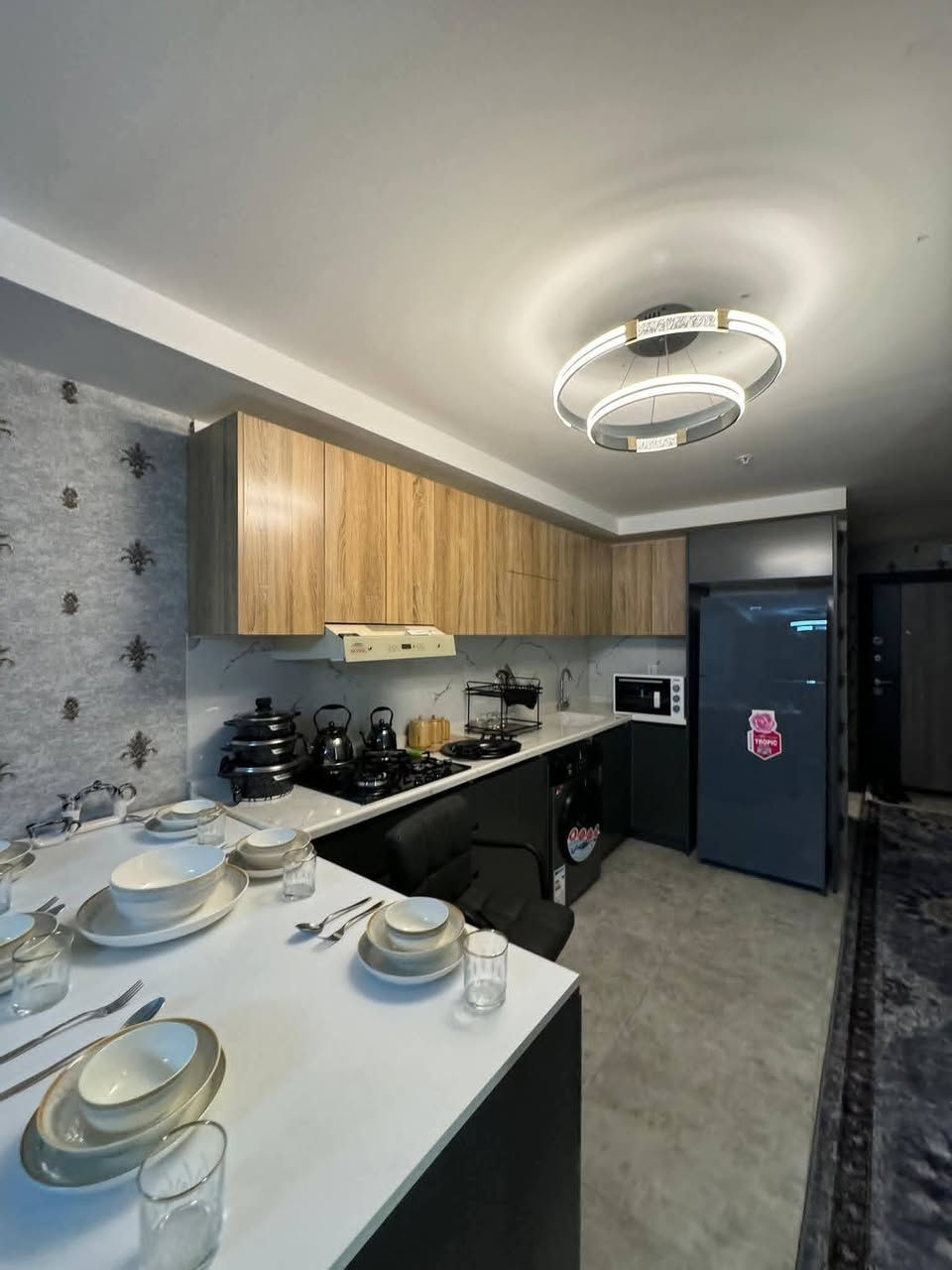 غرفتین و صالة مؤثثة للایجار 
مساحة 116 متر 
طابق 16 ، واجهة خارجیة 
اثاث نظیف
مجمع سكنی لایف تاورز 
السعر / $600 , مقدمة ثلاث اشهر

***********
#عقارات #اربيل #عقارات #موصل #عقارات #انبار #عقارات #البصرة #عقارات #كركوك #عقارات #ديالي #عقارات #فلوجة #عقارات #تكريت #عقارات #سامرا #هفالان #فرمانبران #لاوان_ستي #كلوبال_ستي #حي_قربو #اشتي_فيلج
