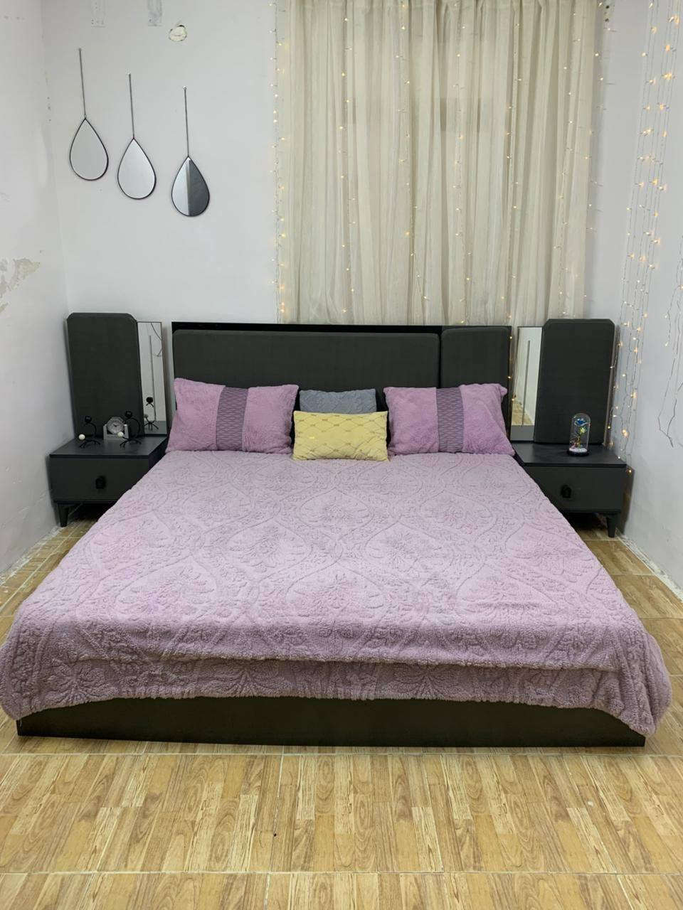 السلام عليكم عندي هاي الغرفه اخذتها ب٧٥٠  بدون دوشك الله شاهد استخدام شهر واحد مابيها شي اريدها ب٥٥٠وبيها شويه مجال وهاذ رقمي ليحب يتصل ***********
