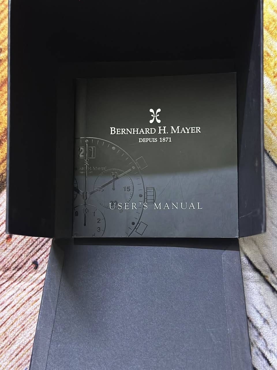 اللهم صلي على محمد وآل محمد عليهم السلام ساعة من ماركة الاسويسرية من اج ماير كاملة مرفقات وملحقات والاستكرات بالايلون مع كرت الشراء وكرت الضمان قطر الساعة 38 بالمناسبة يعني اللون ولا غلطة السعر اكتب تم بالتعليق ويجيك السعر


**إذا كنت صاحب هذا الإعلان وتريد حذفه لأي سبب، رجاءا أرسل رسالة إلى الدعم الفني**