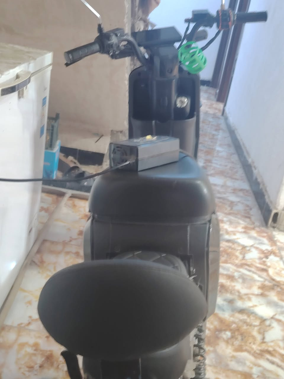 R8 نظافة فول بطاريات جديده مستخدم شي قليل السعر ٣٠ *********** ***********
