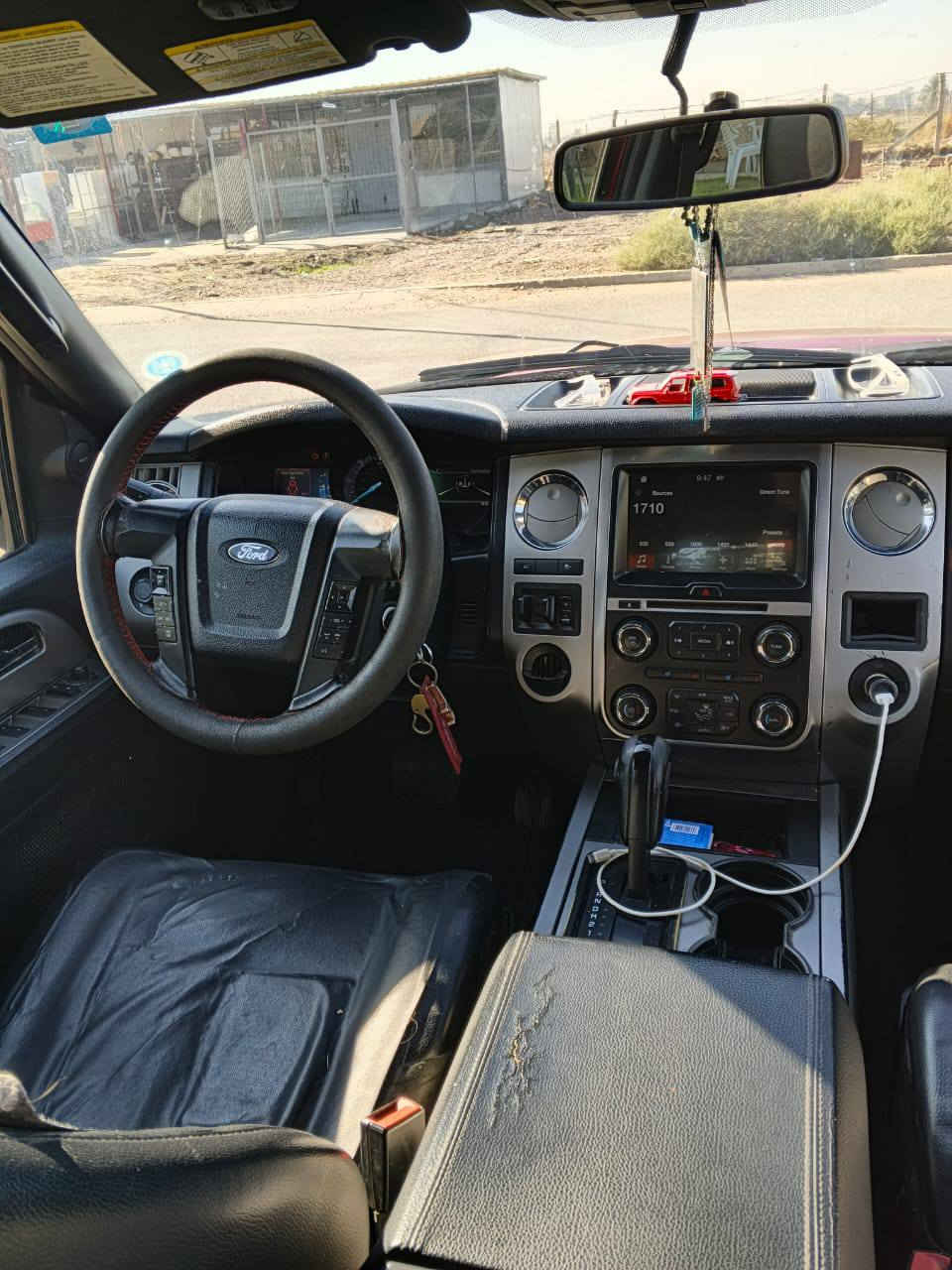 ‏Ford expedition  Lmited 2016
فورد اكسبديشن 
٧ راكب تبريد مركزى ٣ قطعه
محرك ٦ سلندر توين توربو 
حجم  محرك ٣,٥   محرك بالشرط ما مفتوح
سيارة بيه ٢ قطعة صبغ بدون دواخل بجم كبس 
******************
مواصفات
كشنات جلد
كشنات كهرباء
 كشنات  خزن 
كشنات تبريد
ستيرن تحكم كهربائيه
شاشه و كاميرا 
حساسات خلفيه
 رمز باب   
  صندوق شفط
***********************
گير محرك كهربائي بشرت مكفول 
سنوي رقم جديد تحويل بشرت *********** بعقوبة, ديالى
