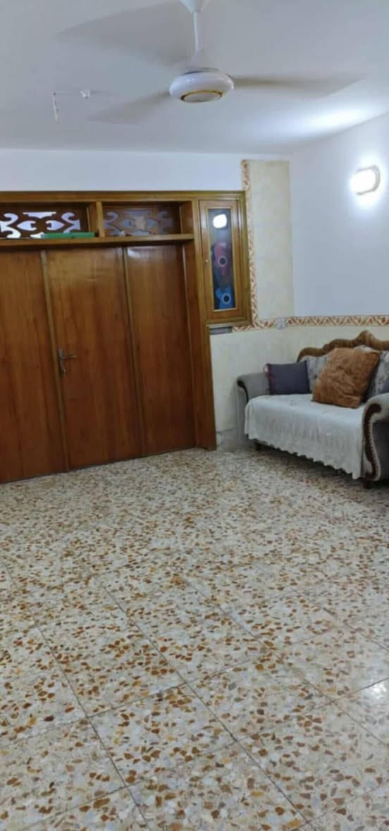 🏡 #للبيع #دار_سكني 
📍 #الموقع: مطاعم الجمجمة خلف المحكمة الجديدة
  
✨ #المواصفات:  
▫️ المساحة:220 م² 10 م في 22 م
▫️طابو زراعي سند 25
▫️مكملين معامله تطويب
▫️بناء حديث
...................
🔹محتويات الدار : 
_ ٣ غرف نوم وهولين فوك وجوة وصاله كبيره وصحيات خارجيه وفوك ومجمع صحيات داخل البيت
---------------------------------
📞 للاستفسار والمعاينة: 
الاتصال على الارقام :
***********☎️ واتساب    
او مراجعة المكتب 
الحلة _ الكرامة الشارع المشجر مجاور اسواق المطار 1 
--------------------------------
✅ نستقبل جميع عروضكم السكنية 🏠 والتجارية 🏡 بكافة مناطق الحلة 
……………………………
