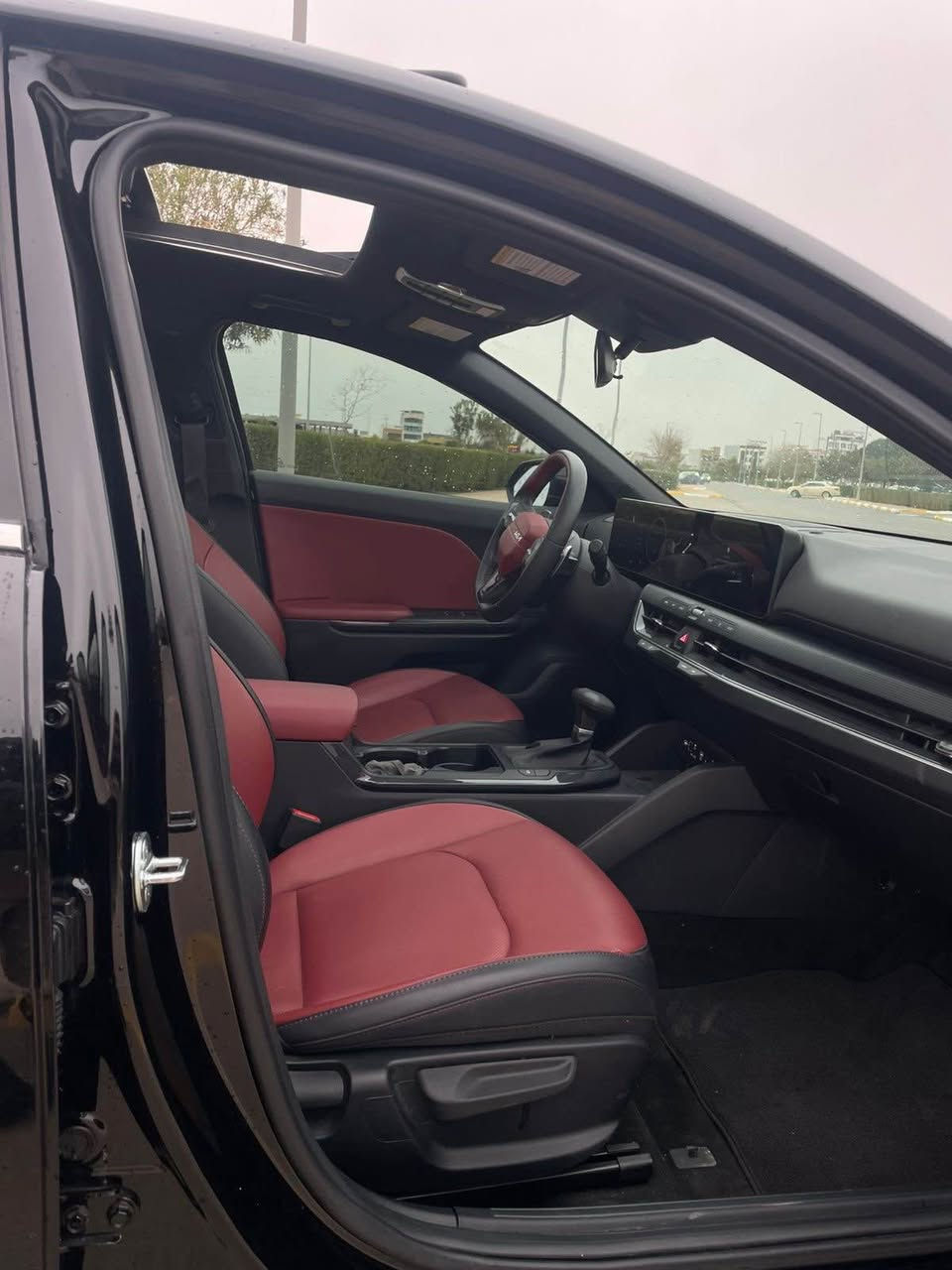 Kia k4 2025
جيتي لاين فول مواصفات
داخل احمر 
كشنات جلد تدفئه وتبريد+ستيرن
بنوراما 
رادارات خلفيه جانبيه توقف ذاتي 
كامره متحركه 
صندوق ذكي يفتح عندا الاقتراب 
مرايه جانبيه قلابه 
شاشه الاكترونا متصله 
لايت امامي خلفي لد مع 3عدسات 
بصمه ابواب دخول ذكي
ويل كروم حجم 19
شكو مواصفات بk4 موجوده بسياره  
محرك 2000دوش تنفس طبيعي 
السياره جاهزه بدون نواقص ع وضع الشركه 
ماشيه :2000 زيرو
حادث السياره جانبي جاملغ خلفي +نصف باب 
سعر السياره :185وبيه مجال للشراي 
واتساب *********** أربيل, العراق
