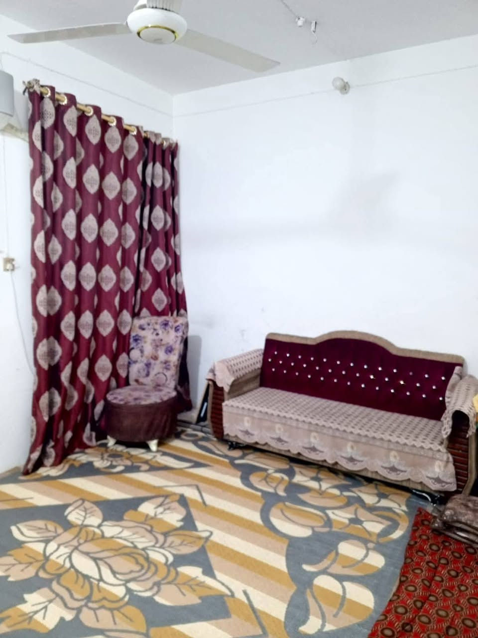 بيت للرهان حي ميسان خلف حلويات بابا روم مساحه 100متر يحتوي على غرفه وصاله واستقبال ومطبخ وصحيات والطابق الثاني يحتوي على غرفتين وصاله كاشي و سيراميك البيت جدا نظيف 

سعر الرهان 45مليون 

مده الرهان 3سنوات قابل للتجديد

للاستفسار والمعلومات الاتصال بنا ع *********** 

او مراجعه مكتب ألروان للوساطه العقاريه والمقاولات العامه 

عنوان المكتب حي ميسان ع الشريط قرب صيدليه الشراع مقابل الاستداره مباشر 

عندك بيت عرصه للبيع راسلنه وات ساب وتدلل
#النجف #الكوفة #حي_ميسان #عقارات #ايجار #رهان #بيع #شراء #العراق #مكتب #محامين #مبادرة #اسكان
