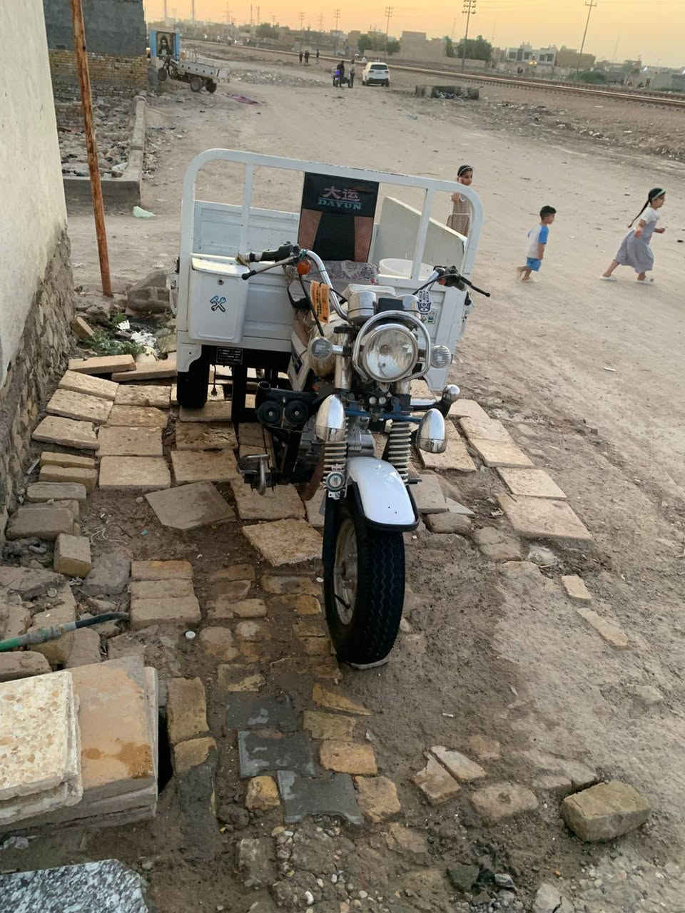 0785 566 4378
