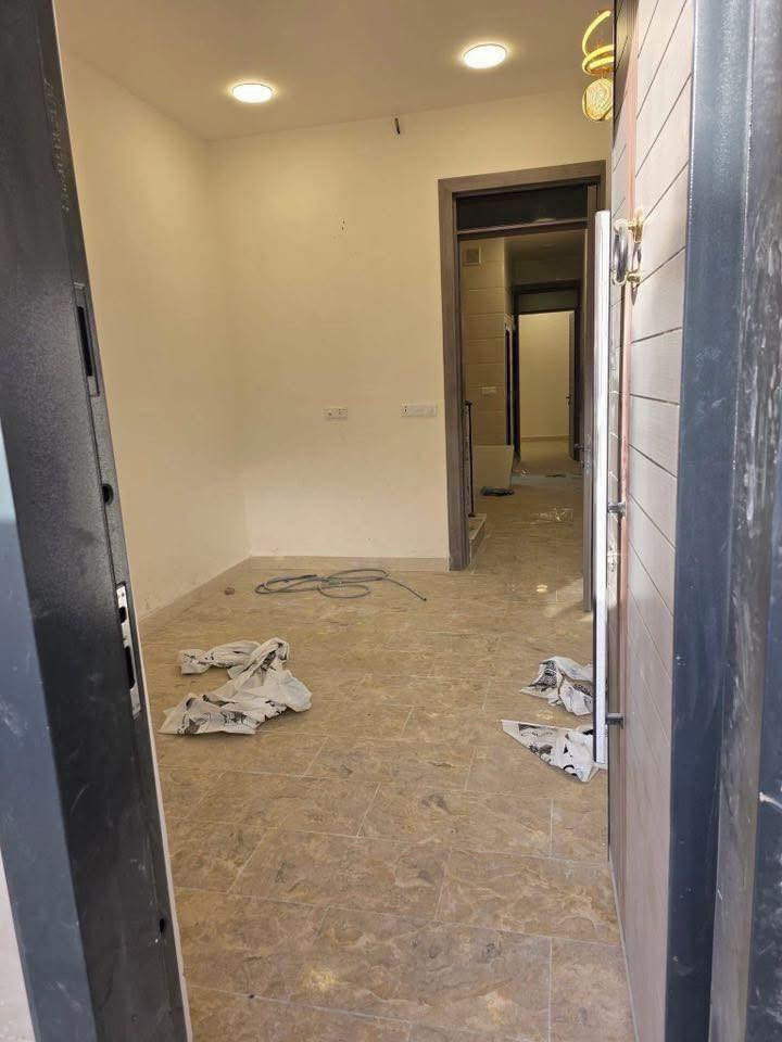 مشتمل جديد للبيع
متاح مشتمل جديد للبيع
المساحة 47 واجهة 3و10 نزال 15وربع
الطابق الأول صالة + مطبخ+غرفة نوم + حمام + منور
الطابق الثاني 2 غرف نوم +حمام
العنوان البنوك حي سومر شارع المدارس مقابيل مدرسة حنين
السعر ١٨٥
للاستفسار ***********
