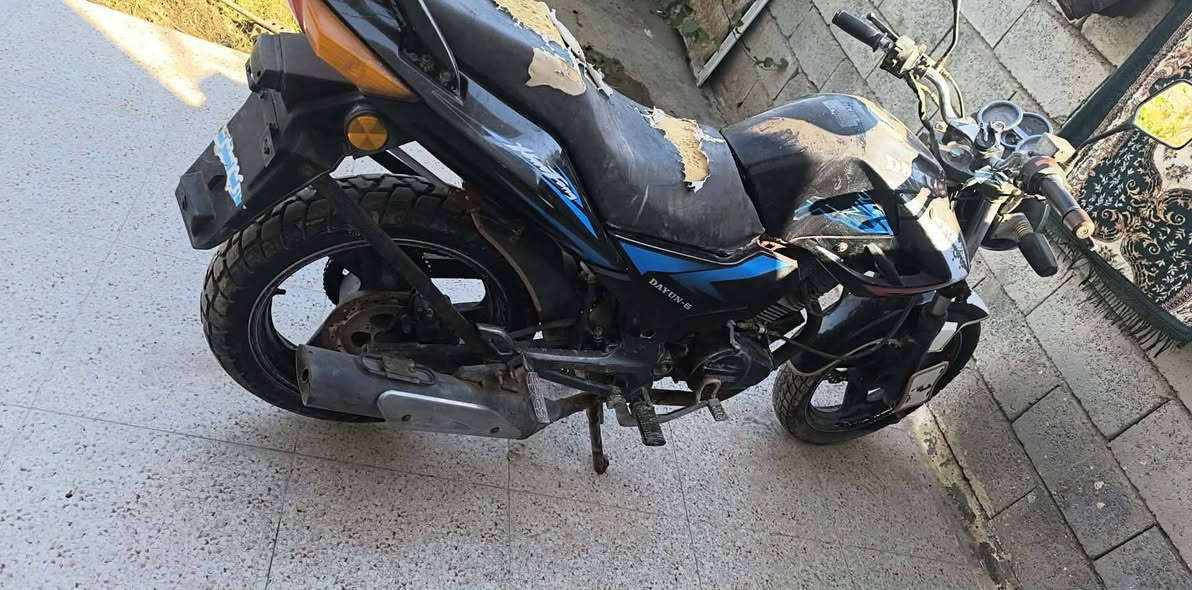 سلام عليكم دراجه دايوان موديل 2013 اوراق اصوليه السعر 600 وبيهه مجال 
التواصل ‏‪0782 774 0658‬‏
