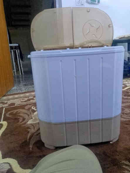 غساله حجم صغير اطفال غير مستخدمه سعرها 60 الف مكان الموظفين ***********
