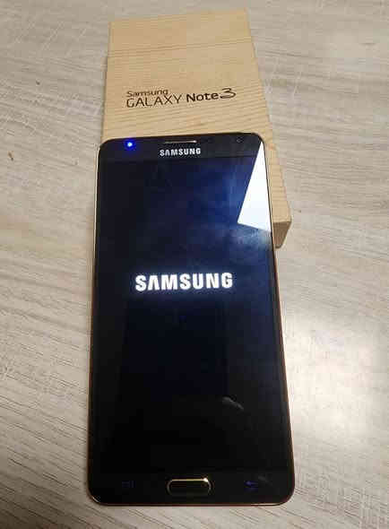 للبيع سامسونغ نوت 3
ذاكرة 32 وياه الكرتونه والشاحنه وبطاريتين بس يحتاج بطارية جديدة
كلشي بيه شغال والجهاز نضيف
تواجد بغداد المنصور
السعر 50 الف
للتواصل ***********
