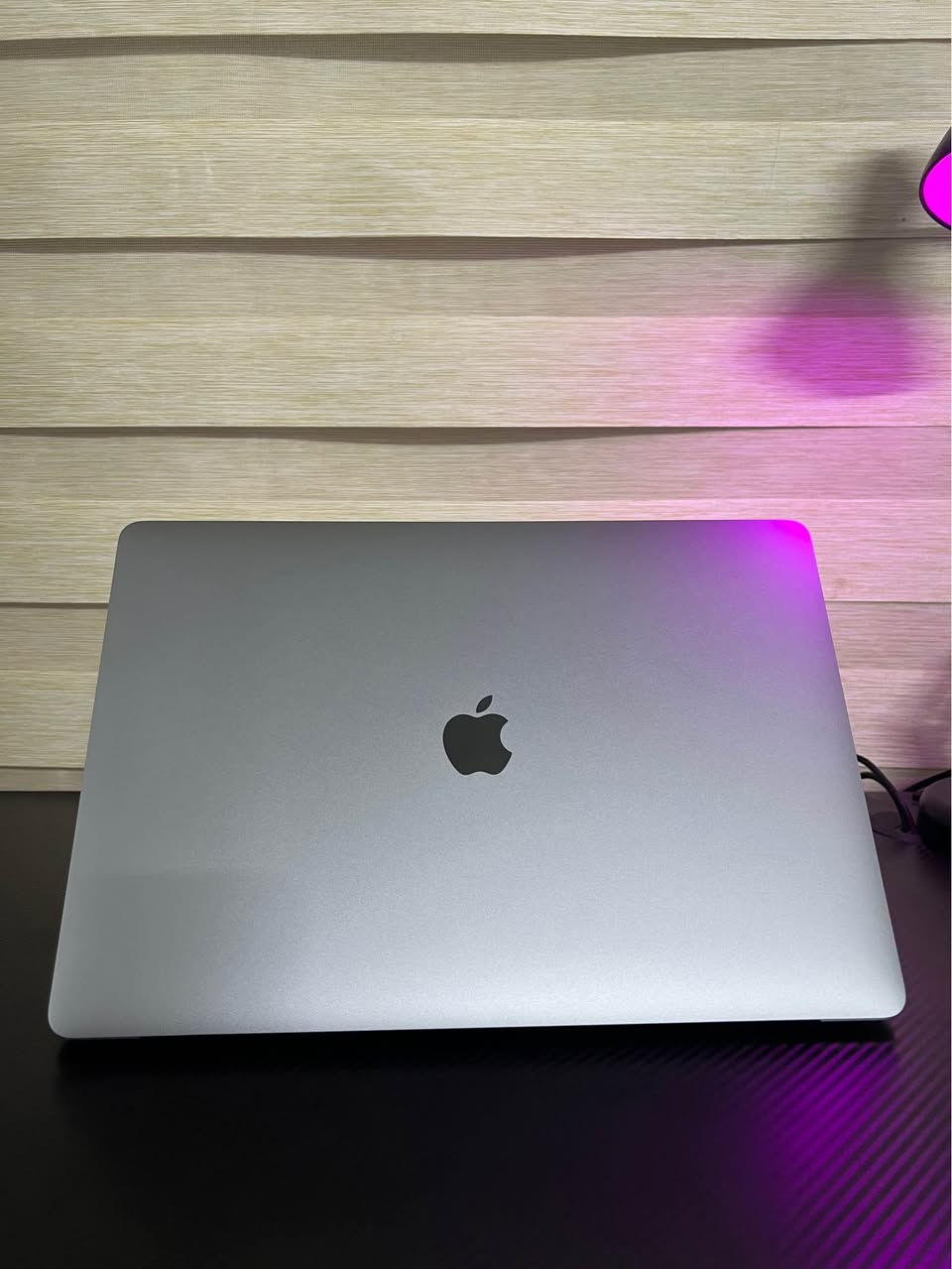 لاپتوپەکئ گەلەک بهئز ئو تەنک ئو راقی بو فروتنئ

‎لاپتوپ یئ تایبەتە بوکارئن ئەندازیاری ئو پروگرام سازی ئو ديزايني ئو هەمی کارئن روژانە…
‎لابتوپی شەحنا اصلی یا دگەل، دگەل چانتەی.لاپتوپ گەلەکئ پاقژە بتمامی بئ کئشەیە 100% 
      
‎             گرەنتیی بو ماوئ پازدە روژا یا دگەل
 

لابتوب نظيف جداً وخفيف وراقي للبيع

لابتوب مخصص لأعمال الهندسة، والبرمجة، والتصميم، وجميع الاستخدامات اليومية…
اللابتوب أصلي بالكامل ويأتي مع الحقيبة.
نظيف جداً وخالٍ من أي مشكلة بنسبة 100%.

ضمان لمدة 15 يوماً مع الجهاز

MacBook pro 2018 💻 

Display /  15,4 inch (2880 x 1800)

Processor / 2,6GHz Dual 6 core -intel core i7

Graphics / Intel UHD Graphics 630 1536 MB
                   Radeon pro 560X

Keyboard / Lead , integrated Touch ID sensor WithTouch Bar 

Memory / RAM / 16GB of 2133MHz LPDDR4 onboard 

Storage / 512GB  PCIe-based onboard SSD

Camera / 720p Face time HD camera 

Battery / 🔋2-3+ hours 

Price: 470$ 
Insta : omed11k
Number : *********** دهوك, العراق
